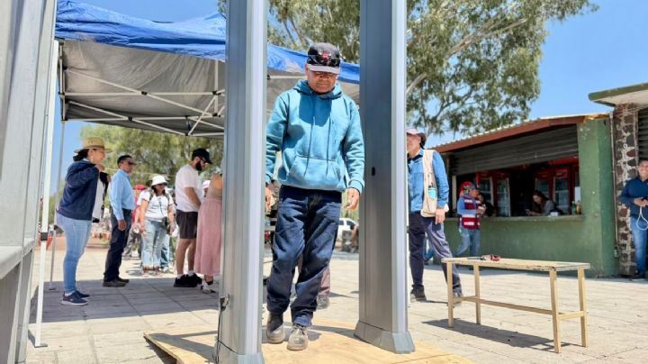 "Teníamos un poco de miedo, pero hay mucha seguridad": instalan arcos en Teotihuacán