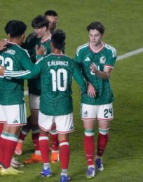 Foto descriptiva de: ¿Cómo le ha ido a la Selección Mexicana cuando Chivas es la base de la convocatoria?