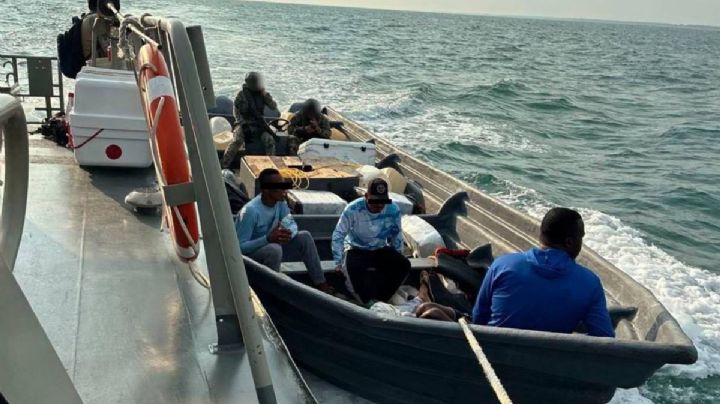 Marina asegura cerca de una tonelada de cocaína en Chiapas; hay 6 extranjeros detenidos