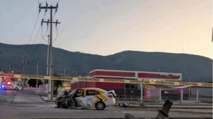 Taxi se estrella en bulevar Minero; hay un joven hospitalizado y un fallecido