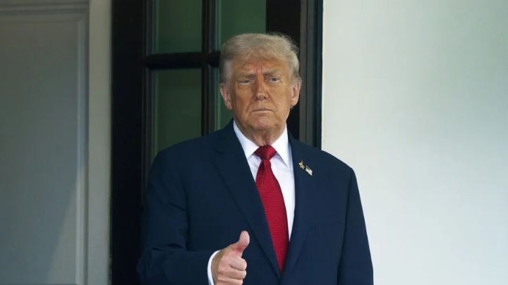 Irán está en "estado de colapso": Trump; quieren reabrir Ormuz, dice