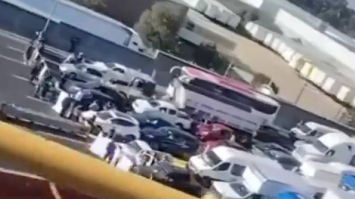 Pobladores cierran la autopista México-Puebla en ambos sentidos; van 8 horas de bloqueo