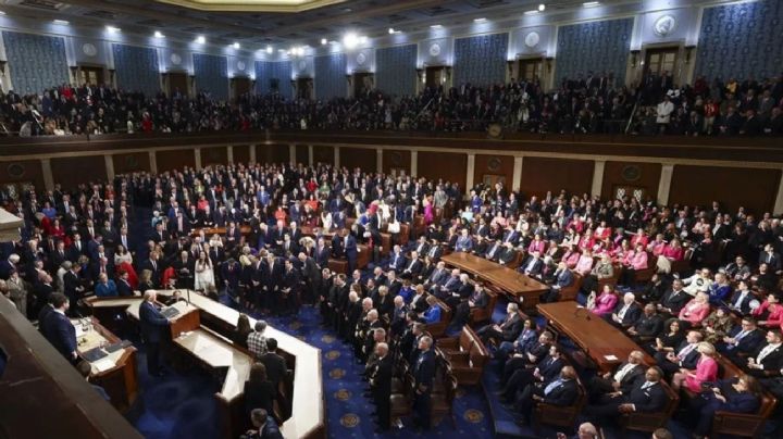 TMZ publica fotos de congresistas en vacaciones mientras empleados federales no cobran