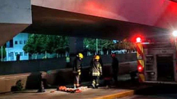 Motociclistas impactan contra puente en Río de las Avenidas; hay una fallecida y un herido grave