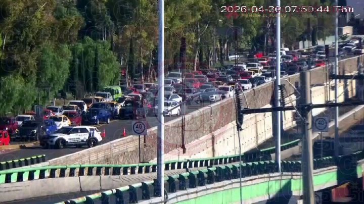 ¡Tráfico a tope! Carga vehicular extrema en toda la zona sur de Pachuca