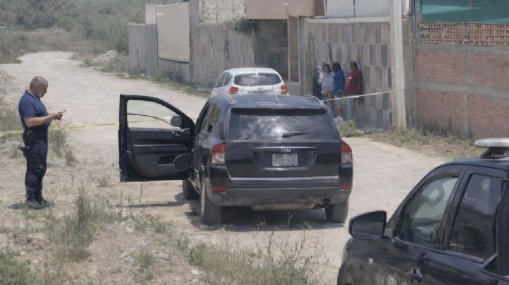 Vecinos reportan a un hombre sin vida en vehículo estacionado en Mineral de la Reforma