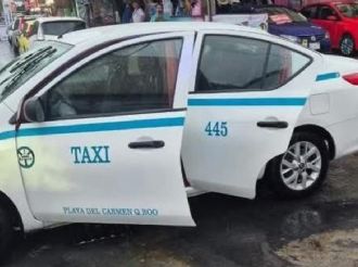 Video: taxista de Playa del Carmen sube precio de viaje y retiene a turistas extranjeros