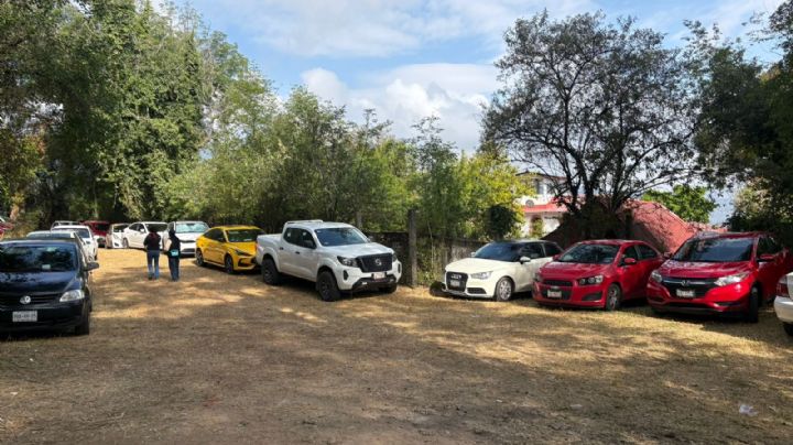 Lluvia de pétalos dispara precio de estacionamiento en Mineral del Chico