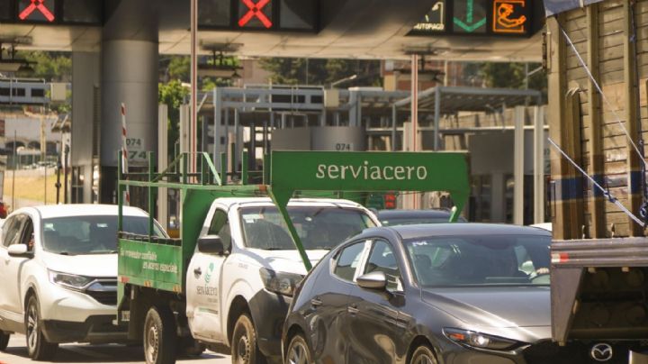Carga vial en la México-Cuernavaca y México-Querétaro por regreso de vacacionistas