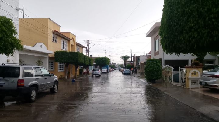 Cae un aguacero en León e Irapuato; pronostican lluvias esta noche