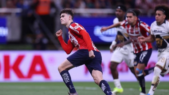 Chivas rescata empate ante Pumas con penal de último momento