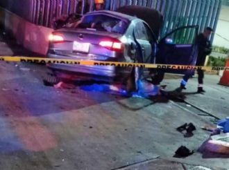 Auto embiste a personas afuera del IMSS en Tecámac; reportan al menos 3 muertos