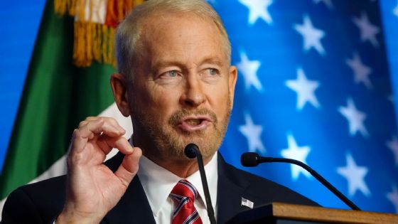 Embajada de EU en México desmiente “oportunidad migratoria” que circula en redes