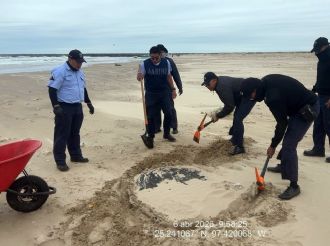 Marina ha recolectado seis toneladas de petróleo derramado en playas de Tamaulipas