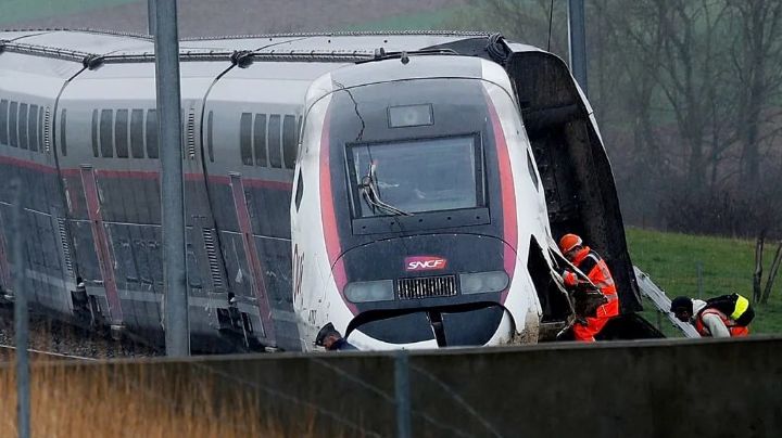 Un muerto y 15 heridos, tras choque de un tren con un camión en norte de Francia