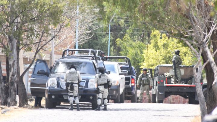 Se enfrentan civiles armados y ministeriales en Valle de Santiago; un agresor murió