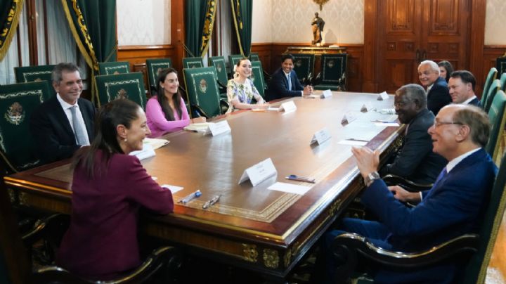 Sheinbaum se reúne con ejecutivos en Palacio Nacional para dialogar de inversiones