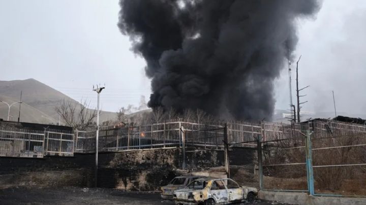 Irán denuncia ataques contra una de sus refinerías tras la entrada en vigor del alto el fuego