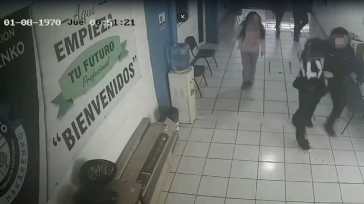 Estudiantes fueron los que sometieron en un baño al joven que asesinó 2 maestras en Michoacán