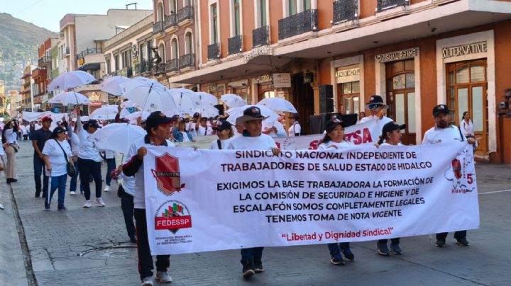 Maestros del SNTE toman Pachuca en defensa de la escuela pública y de derechos laborales