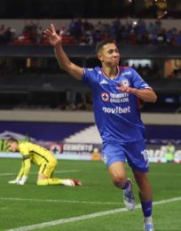 Foto descriptiva de: La razón por la que Cruz Azul jugará en el Azteca y Chivas no podrá usar el Akron en semifinales