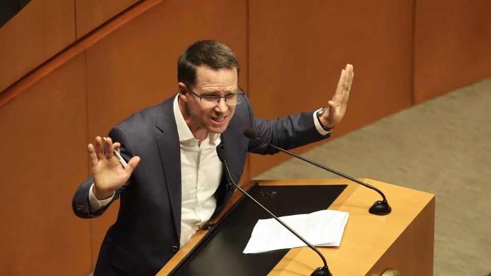 Ricardo Anaya, senador del PAN, gira oficio al COngreso contra Rocha Moya