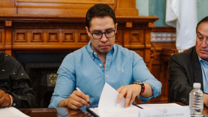 Polémica en Pachuca: exige alcalde interacción en redes sociales a empleados