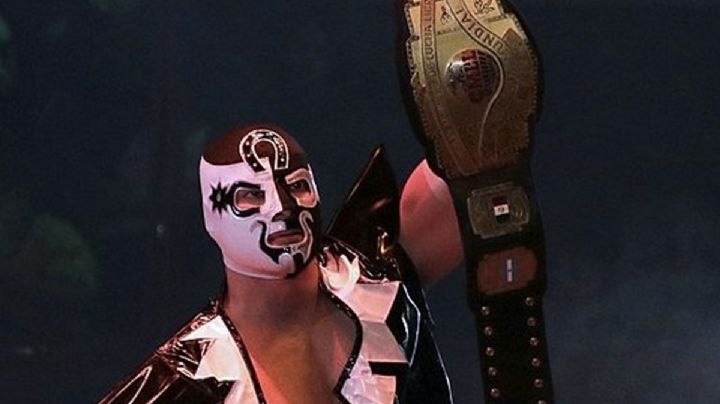 Condenan a 12 años al luchador "Cuatrero" por violencia familiar