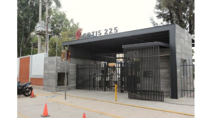 Exigen salida de la directora del CBTIS 225 en León; denuncian irregularidades