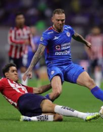 Foto descriptiva de: ¿Cómo quedaron Cruz Azul y Chivas en la ida de la semifinal de la Liga MX?