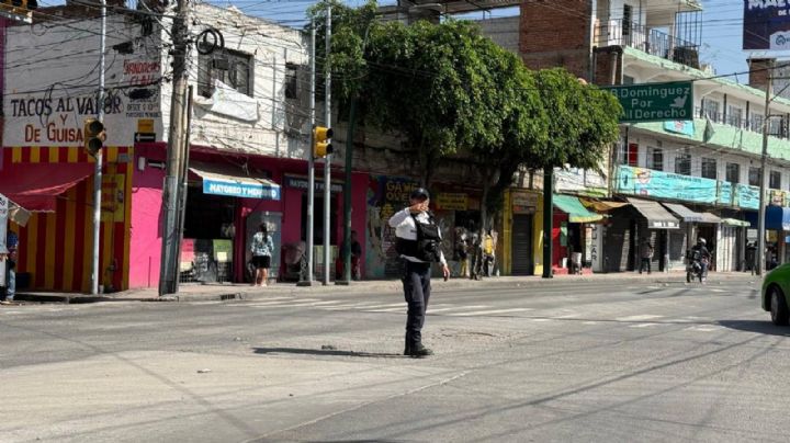 Se quedan sin semáforos en la Miguel Alemán, tuvieron que mandar tránsitos