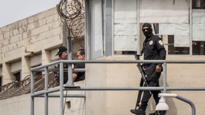 Investigan red de tráfico de drogas en penal de Tecate tras detención de custodio
