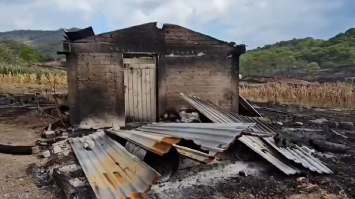 Casas quemadas, ganado muerto y 96 desplazados, el saldo en Chilapa por "Los Ardillos"