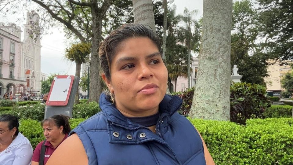 Kenia cerró su cocina debido a bajas ventas; busca empleo en Xalapa para sacar adelante a sus 2 hijas