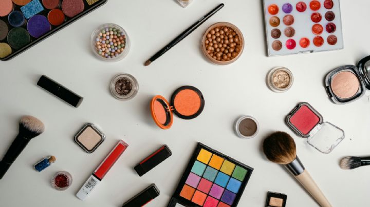 ¿Buscas maquillaje barato en CDMX? Habrá venta con descuentos de hasta el 80%