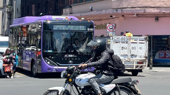 Semivacío, entre tráfico y obstáculos, Centrobús tarda 80 minutos para recorrer el centro