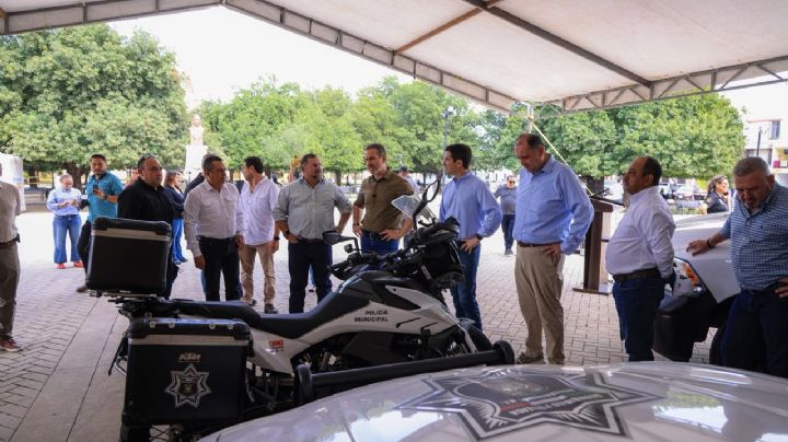 Gobierno de Adrián de la Garza entrega patrullas a municipios de zona citrícola