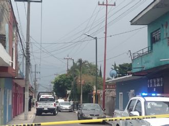 Asesinan a hombre dentro de un auto en Orizaba