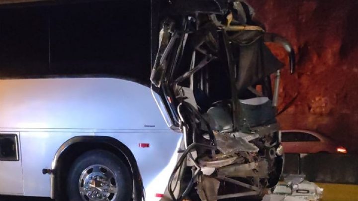Choque en la autopista Tepic–Guadalajara deja un muerto y 44 heridos