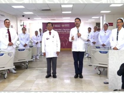 Martí Batres entrega 31 camas al Hospital Regional del ISSSTE de Veracruz