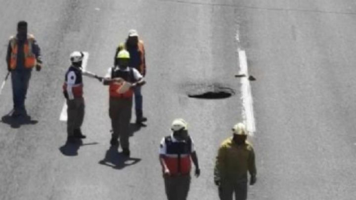 Cierre total en la carretera Irapuato-León por socavón