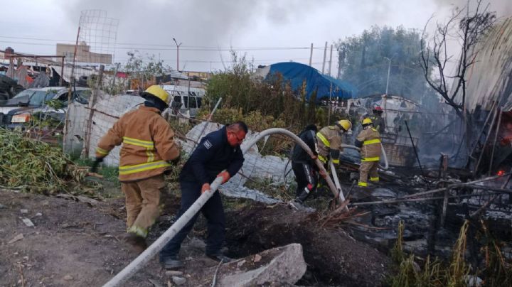 Cierre total en el Libramiento Club Rotario por fuerte incendio
