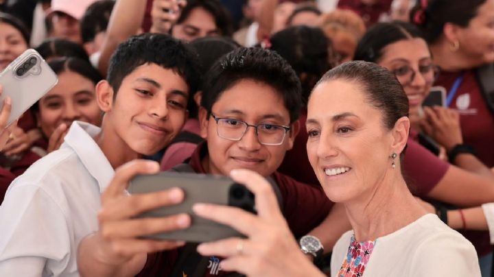 Sheinbaum anuncia beca universal para universitarios