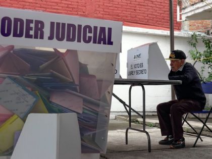 Expertos ven con escepticismo reforma para aplazar elección de jueces