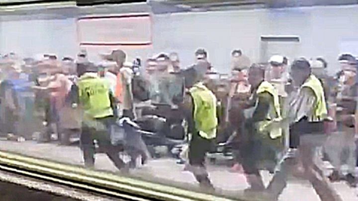 Metro CDMX: sacan en camilla a hombre que cayó a las vías