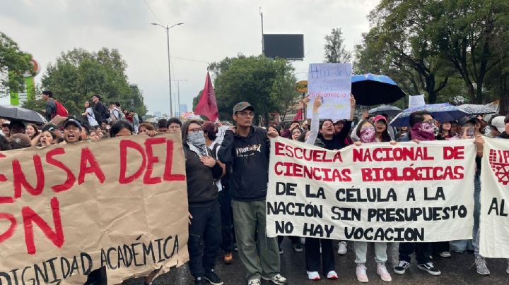 Estudiantes del IPN protestan en Canal Once; amagan con tomar instalaciones