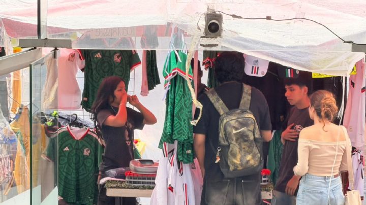 Plazas chinas en CDMX: abundan playeras “pirata” del Mundial; son hasta siete veces más baratas