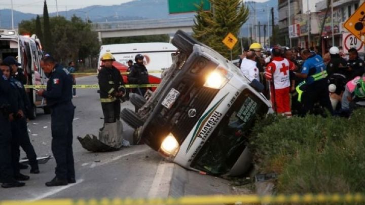 Es adolescente, chofer de la combi de Pachuca chocada y volcada; libra cargos