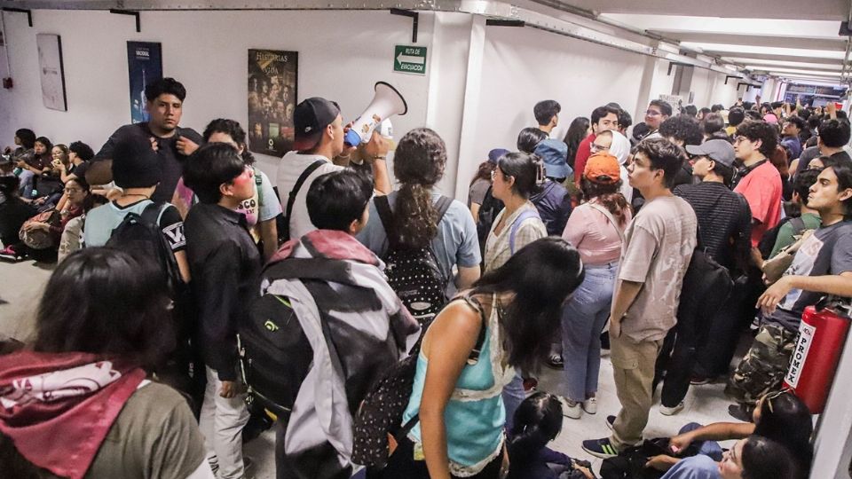 La televisora señaló que esta situación generó una “imposibilidad material” para continuar con las transmisiones habituales