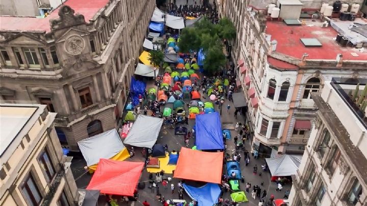 Cierran museos y Congreso de CDMX por plantón de la CNTE